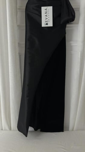 فستان اسود ماسك