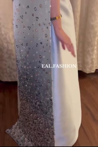 فستان بلون الأبيض الانيق