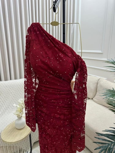 فستان العيد عودي بدانتيل راقي