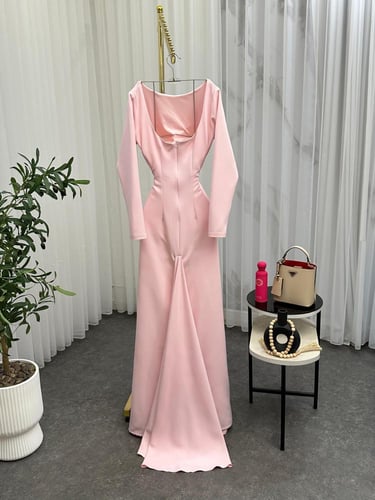 فستان ناعم طويل