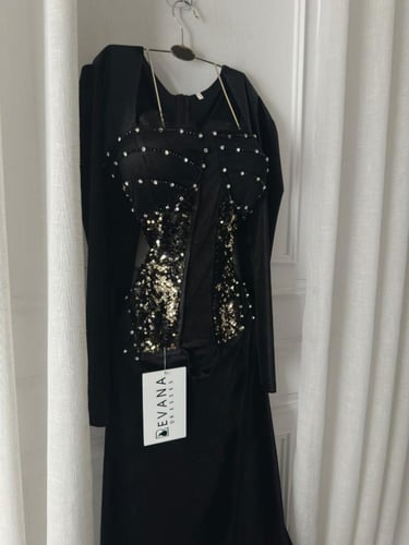 فستان مخمل اسود مزين ترتر