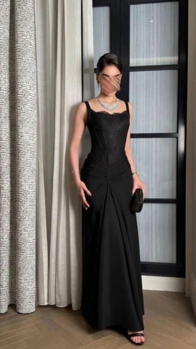 فستان اسود ناعم دانتيل صدريه