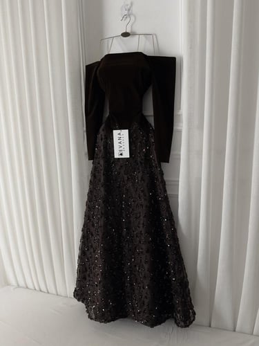 فستان بني سهره