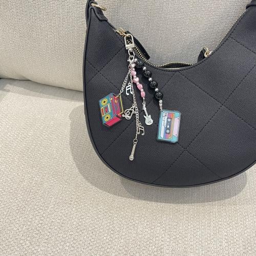 تعليقة موسيقا للشنطة أو الجوال