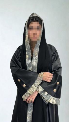 عباية تقته إيطالي بأكمام شيفون مقصب وأزرار ذهبية ن...