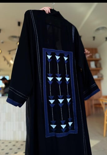 عباية كريب سراميك اندونيسي سواد فاحم