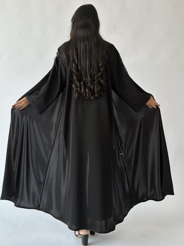 عباية كريب ندى حرير كوري اكمام دانتيل