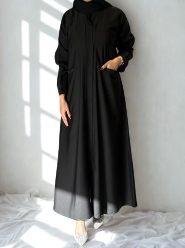 Crepe abaya salon with front pockets – practical elegant design | Sadafa