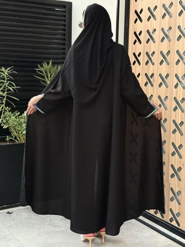 عباية كريب لمار كوري واقف