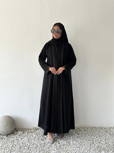 عباية كريب واقف بتطريز قصب
