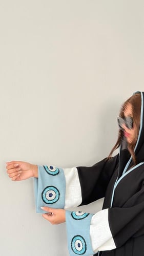 عباية كريب لمار كوري خامة واقفه ب اكمام لينن هندي...