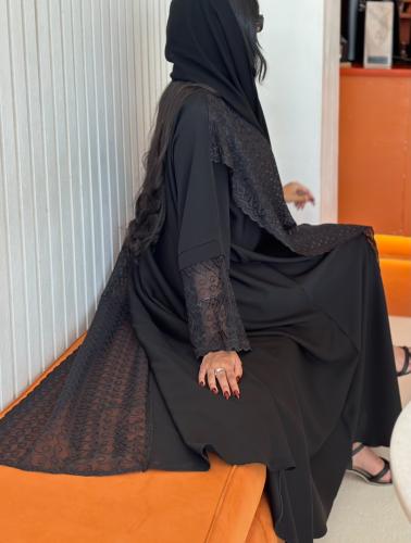 عبايه لف بشال جانبي منقوش ركامة