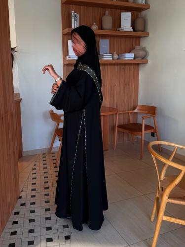 عباية كريب انترنت كوري بتدخيلات جانبية لين مطرز