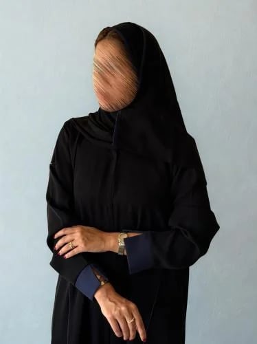 Classic Internet Crepe Abaya with an Elegant Navy Touch – Sadafa