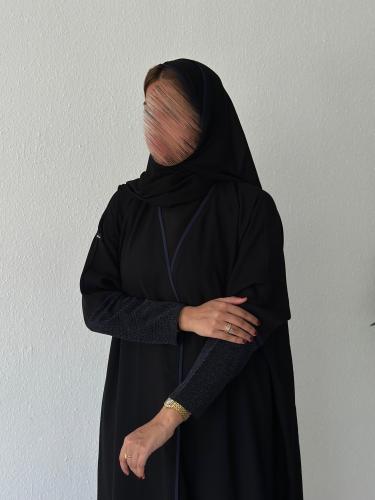 عباية كريب انترنت بأكمام استرتش كحلي لامع | سدفة