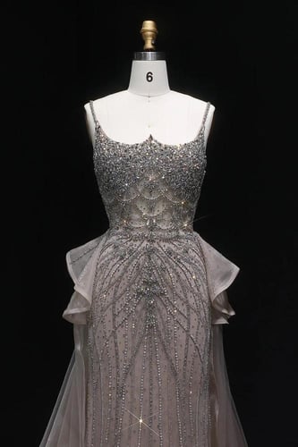 630 - فستان بيج فاخر مطرّز بالكريستال