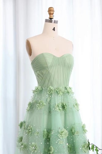 فستان اخضر اوف شولدر مع زهور ثلاثية الابعاد