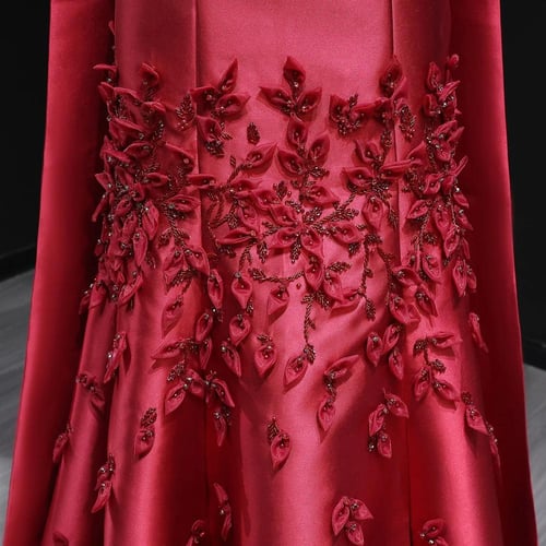 RC236 - فستان مع شال و زهور ثلاثية الابعاد ماروني