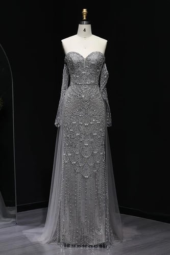 633 -فستان فاخر بتفاصيل كريستالية راقية