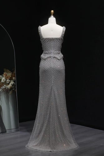 634 -فستان فاخر بتفاصيل كريستالية راقية