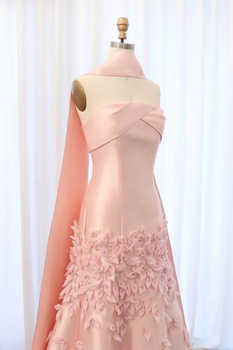 RC236 - فستان مع شال و زهور ثلاثية الابعاد وردي