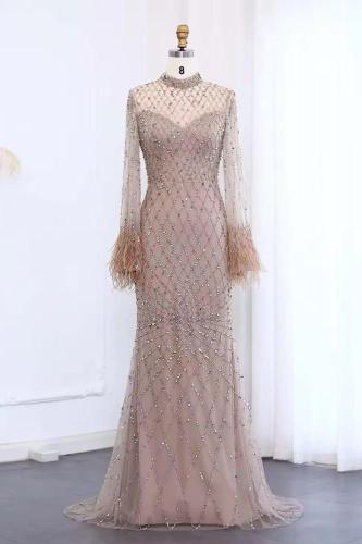 فستان شك يدوي مع ريش