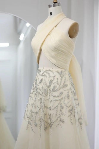 فستان قطعتين لون سكري مع رقبة هالتر