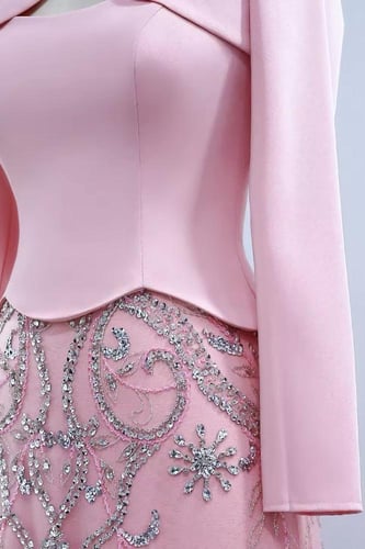 RC30 - فستان قطعتين وردي فاتح