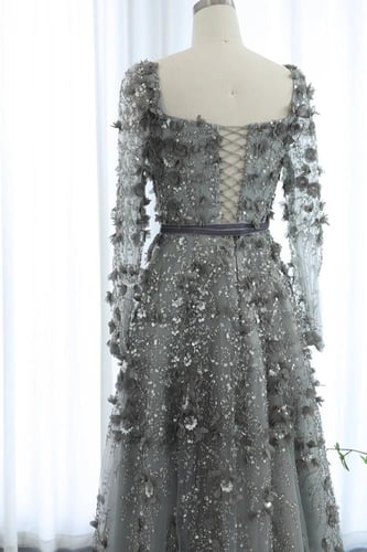 RC05 - فستان كم طويل مزين بزهور ثلاثية الابعاد رما...