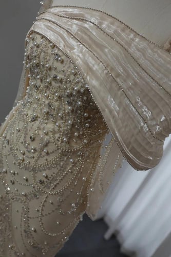 فستان شك يدوي مع غفاز