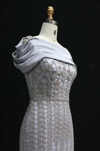 614 - فستان سهره اوف شولدر شكك يدوي كامل فضي