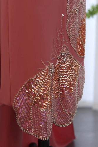 RC34 - فستان ستان شك على شكل فراشة بطيخي