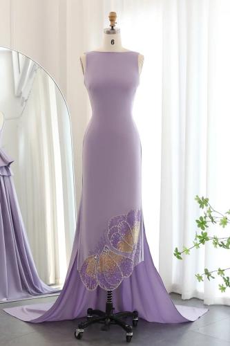 فستان بنفسجي مع شك فراشة