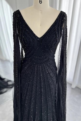 RC26 - فستان شك يدوي اسود مع اكمام كاب