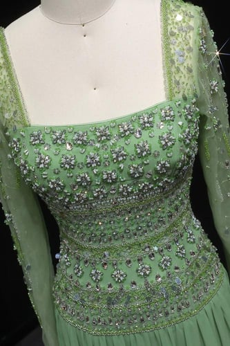 612 - فستان سهره شك يدوي اخضر مع اكمام