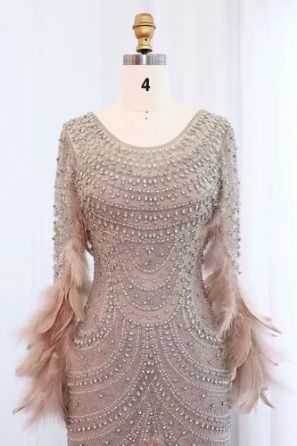 فستان شك يدوي مع ريش