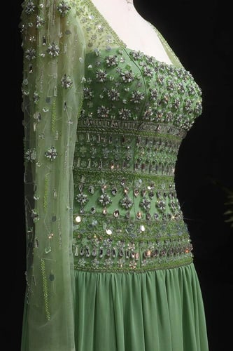 612 - فستان سهره شك يدوي اخضر مع اكمام