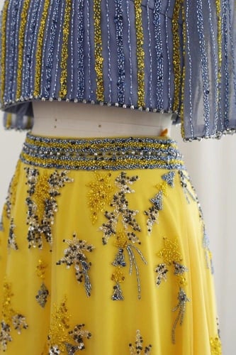 بدلة قطعتين شك يدوي