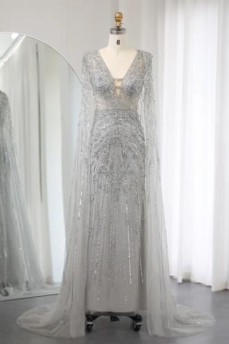 فستان فضي مع كاب