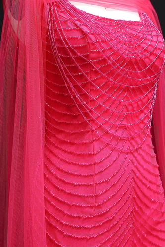 RC511 - فستان سهره شك مع كيب طبقات فوشي