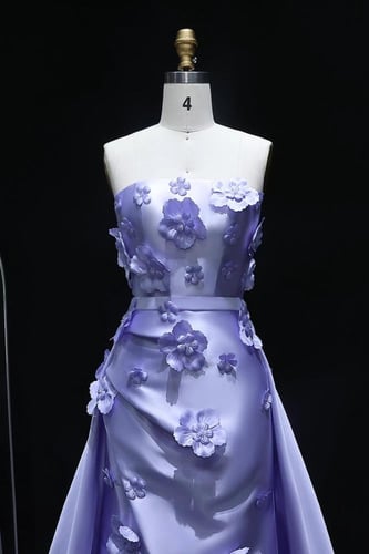 RC228 - فستان ستان مزين بزهور ثلاثية الابعاد بنفسج...