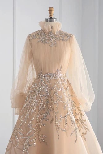 فستان ميدي ذهبي