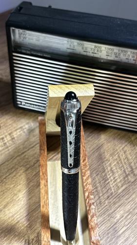 قلم كارتير اسود نقش