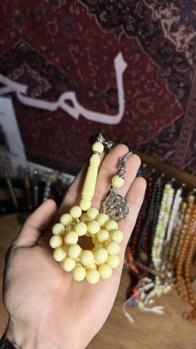 بكلايت معدن-كريمي