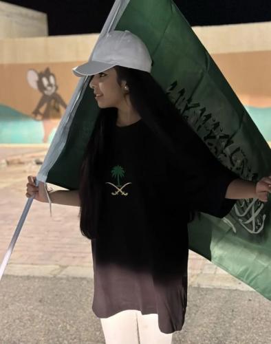 تيشرت سيفين ونخلة اسود تيشرت اليوم الوطني السعودي...