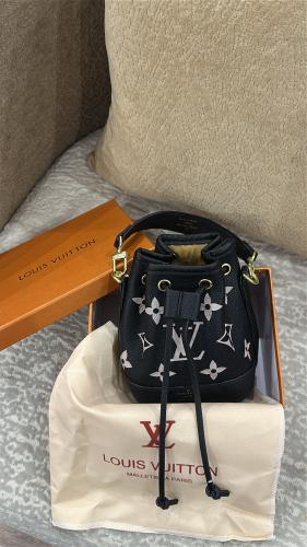 LOUIS VUITTON 100