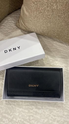 DKNY 35