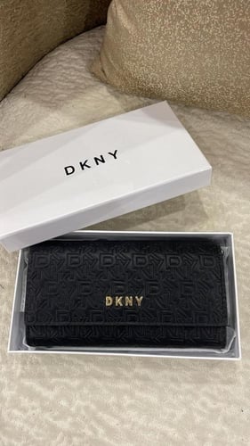 شنطة DKNY 1