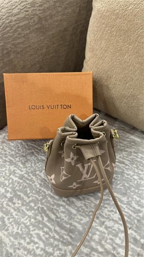 LOUIS VUITTON 99