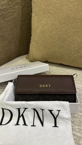 DKNY 60